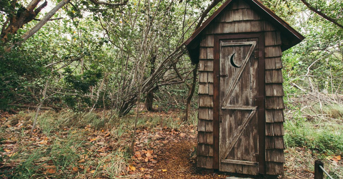 Best Camping Toilet UK (2026): 4 Top Picks for Every Budget