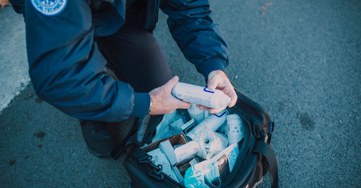 Best Hiking First Aid Kit UK 2026: Top Kits Compared by Specs, Weight and Real-World Suitability