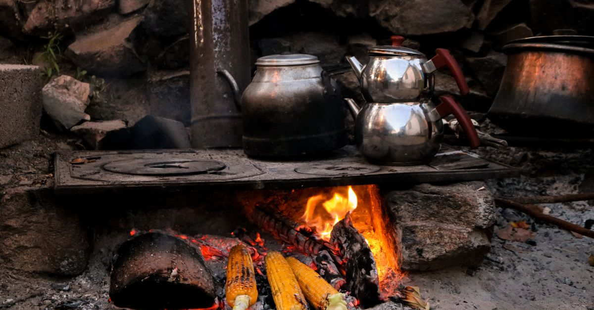 Cooking in a Wood Stove: The Best Stove-Top Cookware and Kit for 2026
