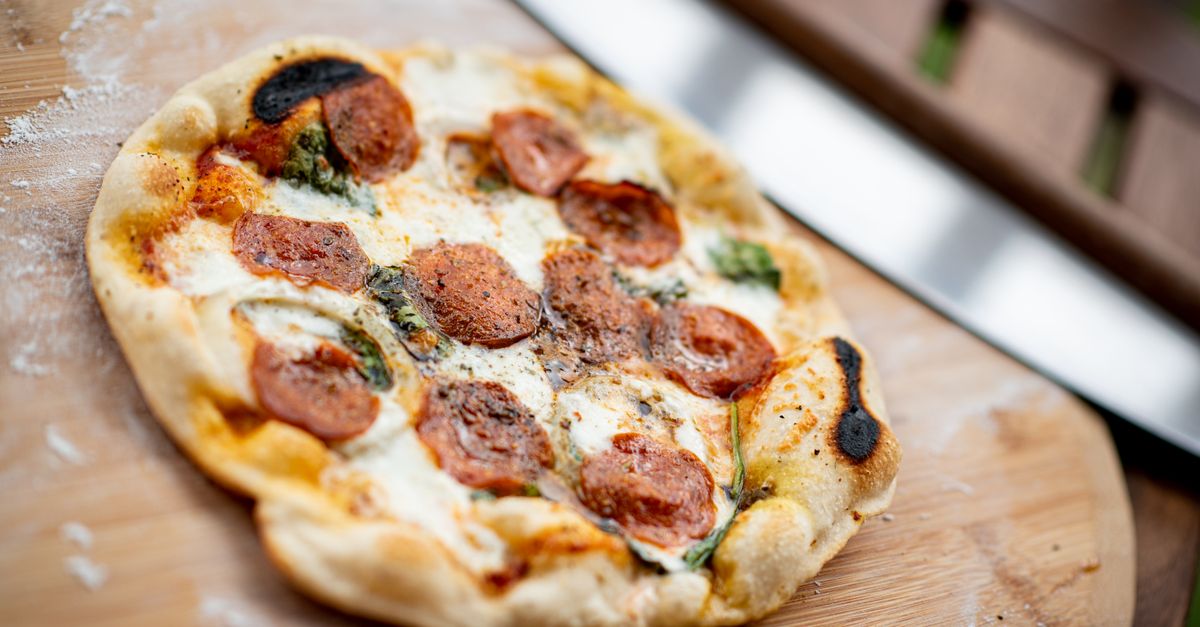 Delivita Wood Fired Pizza Oven: A Complete UK Buying Guide for 2026