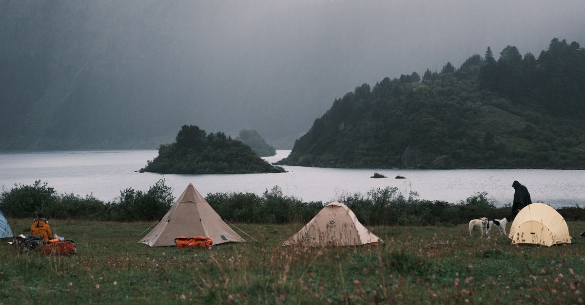 Heavy Rain on Tent: HH Ratings, the Best Tents and Reproofing Fixes (UK, 2026)