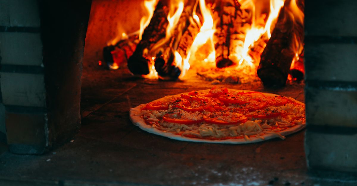 How to Use a Pizza Oven for Beginners: From First Heat to Perfect Crust