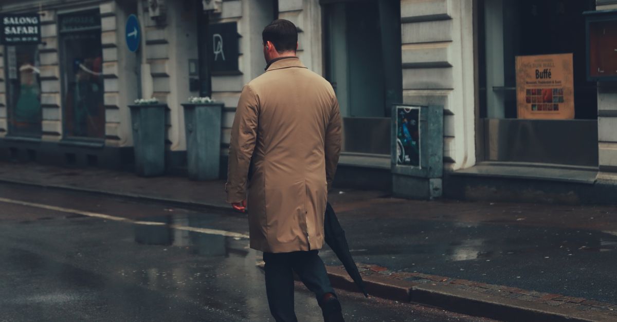 Best Raincoats for UK Weather in 2026: Expert Buyer's Guide