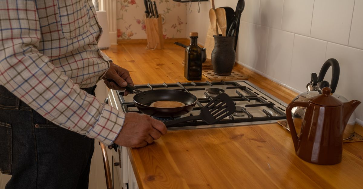 Trangia Cooking Stove Buying Guide 2026: 25 vs 27 vs Mini, Spirit vs Gas