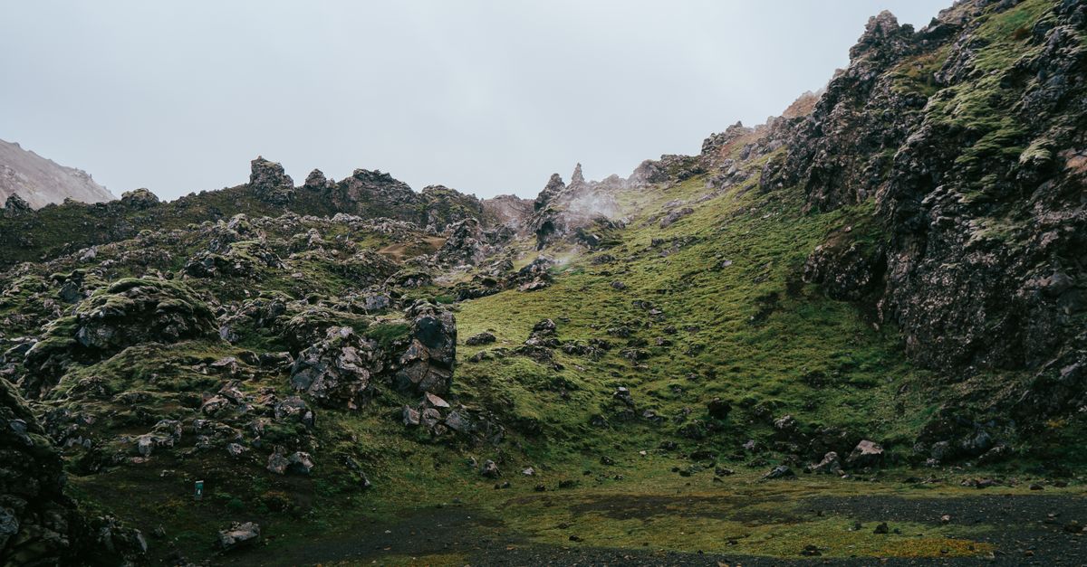 Wild Camping in Iceland: The Kit and the Rules for 2026